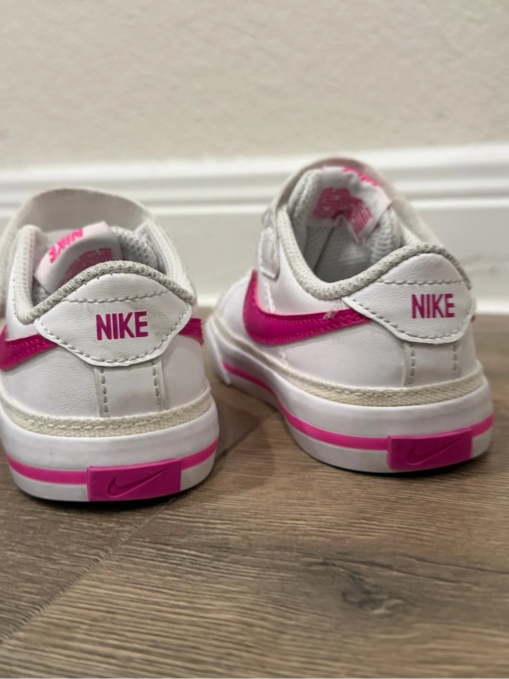 Nike court legacy sneakers pink & white toddler girls 7c